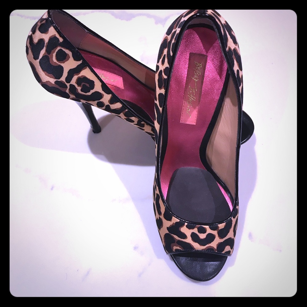 Betsy Johnson leapord heels